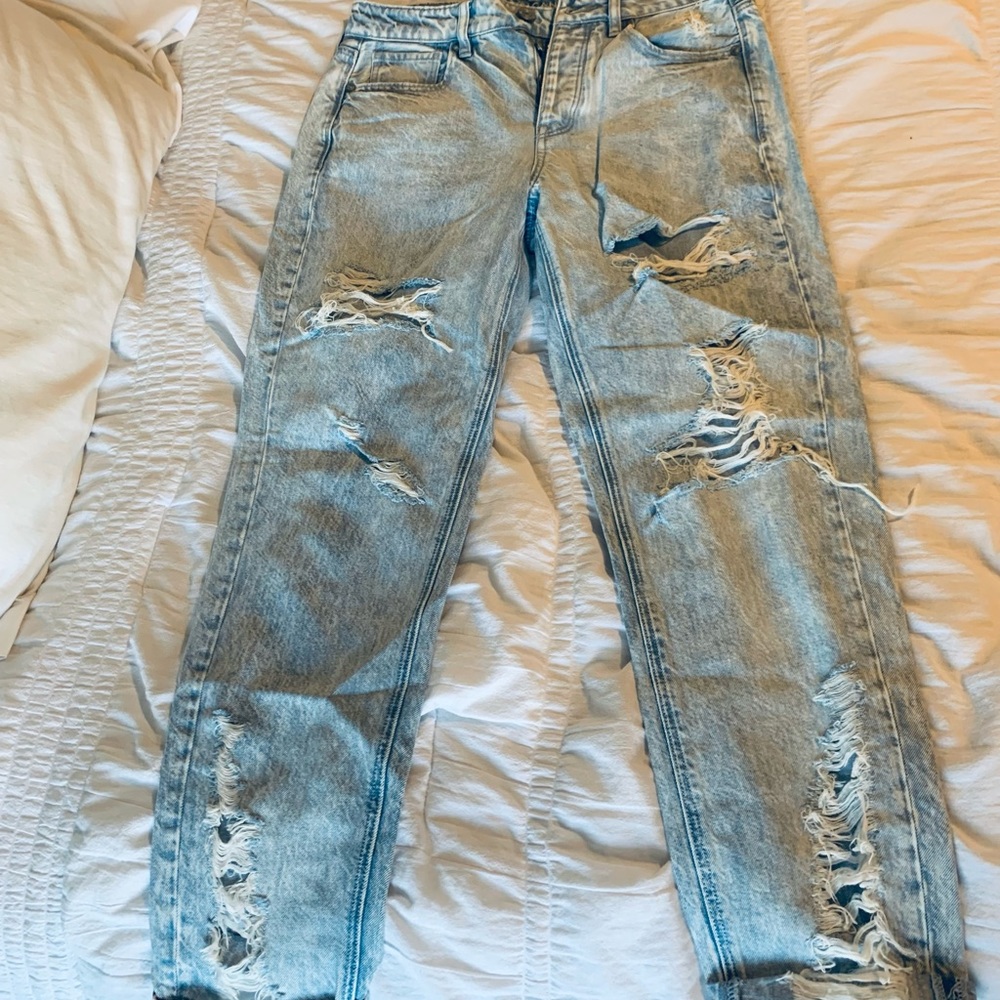 American Eagle Tomgirl Jeans distressed sz 4